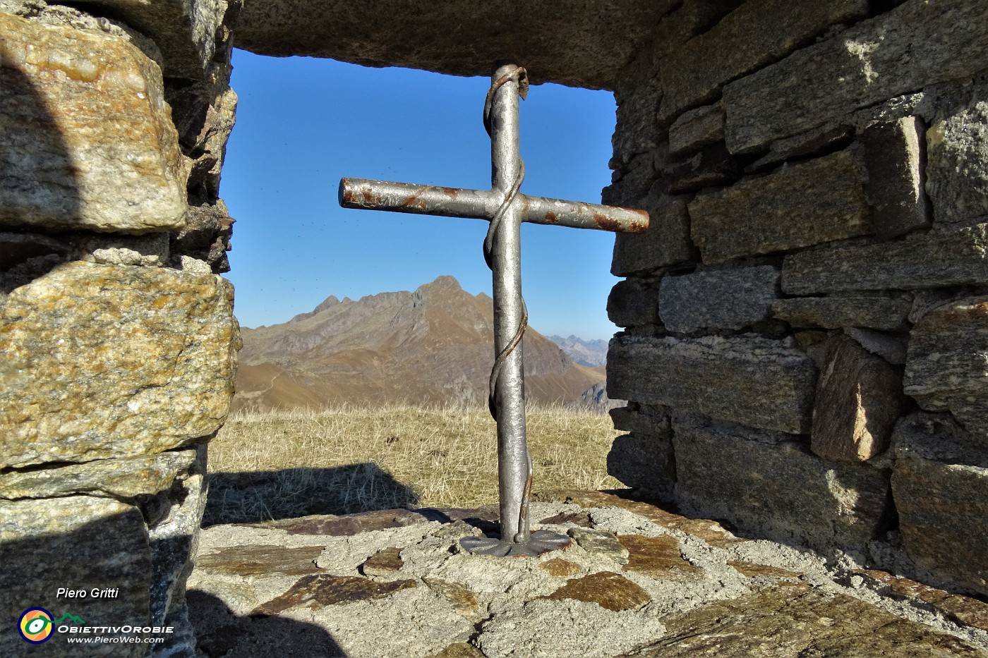 81 Dalla crocetta dell'altare dello Zuc di Cam vista sul Tre Signori.JPG